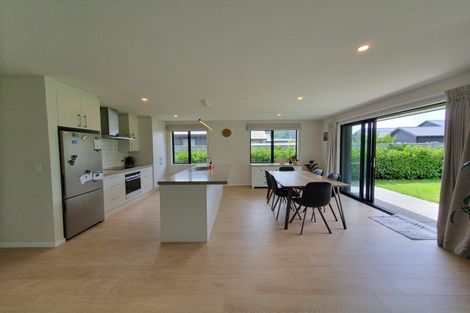 Photo of property in 6 Ward Street, Jacks Point, Queenstown, 9371