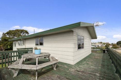 Photo of property in 2 Ngaparaoa Drive, Maketu, 3189