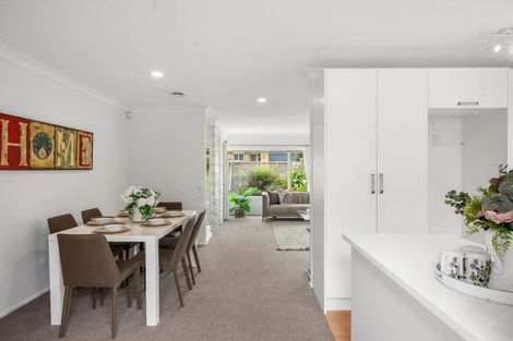 Photo of property in 2/12 Nakhle Place, Manurewa, Auckland, 2105