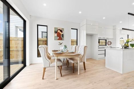 Photo of property in 7b Queen Mary Avenue, New Lynn, Auckland, 0600