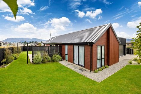 Photo of property in 24 Mount Nicholas Avenue, Wanaka, 9305