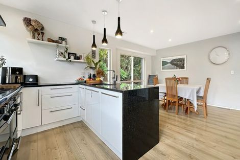 Photo of property in 2/15 Stephanie Close, Glenfield, Auckland, 0629