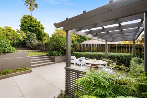 Photo of property in 45 Napier Terrace, Hospital Hill, Napier, 4110