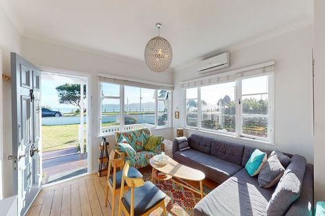 Photo of property in 96 Marine Parade, Paraparaumu Beach, Paraparaumu, 5032