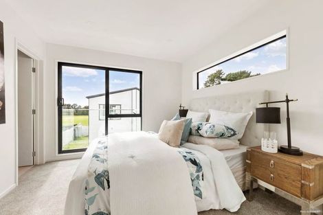 Photo of property in 17e Granville Drive, Massey, Auckland, 0614