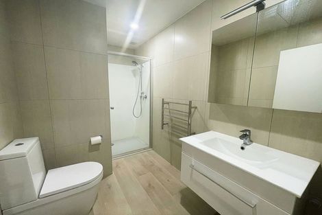 Photo of property in 25 Potter Avenue, Northcote, Auckland, 0627