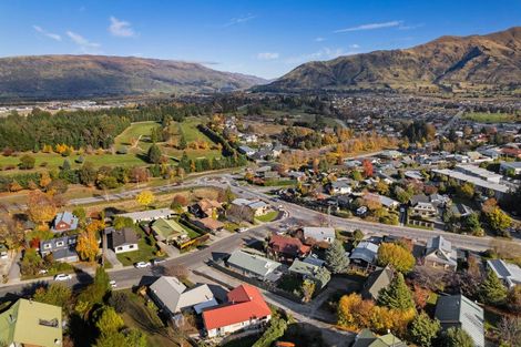 Photo of property in 5 Mount Iron Drive, Wanaka, 9305