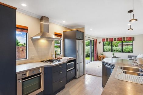 Photo of property in 33 Killalea Place, Paraparaumu, 5032