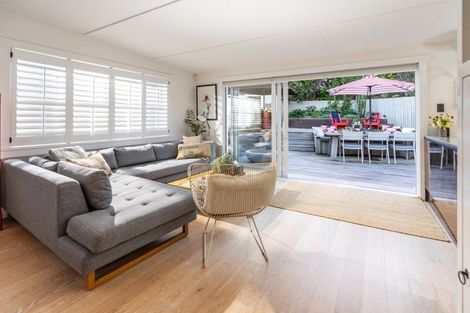 Photo of property in 84 The Esplanade, Houghton Bay, Wellington, 6023