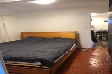 Photo of property in 2/215 Eskdale Road, Birkenhead, Auckland, 0626