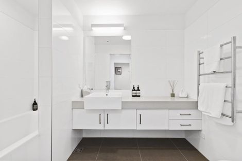 Photo of property in 7/48 Marine Parade, Mount Maunganui, 3116