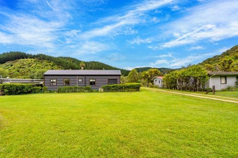 Photo of property in 630 Waipatiki Road, Tangoio, Napier, 4181