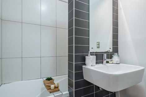 Photo of property in Vespa Apartments, 401/20 Hanson Street, Mount Cook, Wellington, 6021