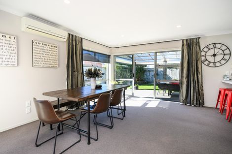 Photo of property in 99 Schnell Drive, Kelvin Grove, Palmerston North, 4414