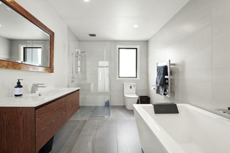 Photo of property in 21 Awa Toru Drive, Fairfield, Dunedin, 9018