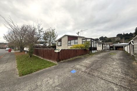 Photo of property in 1/18 Oregon Drive, Maoribank, Upper Hutt, 5018