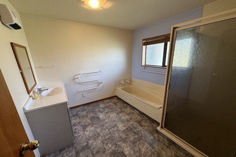 Photo of property in 14 Farquhars Road, Redwood, Christchurch, 8051