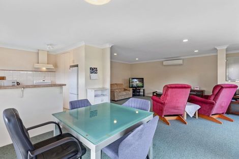 Photo of property in 17 Sandhurst Drive, Papamoa Beach, Papamoa, 3118