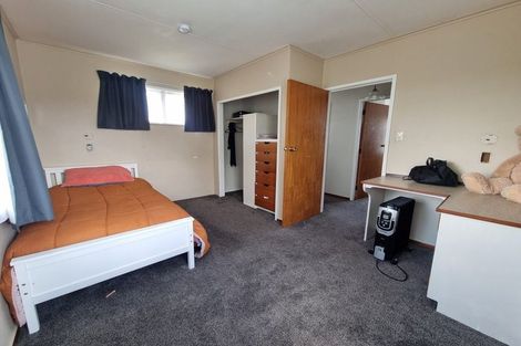 Photo of property in 77 Ross Street, Woodville, 4920