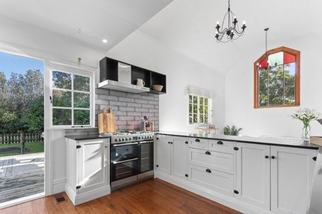 Photo of property in 100 Oxford Road, Okato, 4335