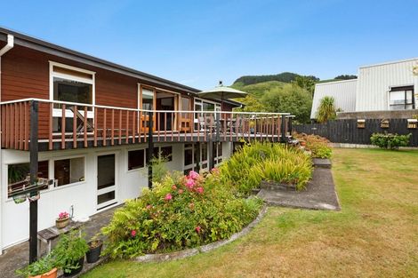 Photo of property in 9 Balliol Drive, Tawa, Wellington, 5028