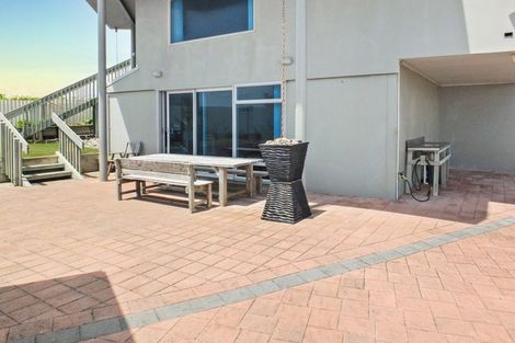 Photo of property in 9 Trafalgar Street, Foxton Beach, Foxton, 4815