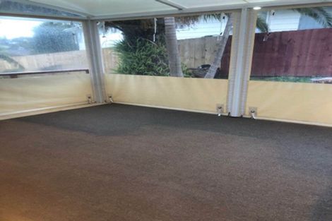 Photo of property in 35 Glenbervie Crescent, Massey, Auckland, 0614