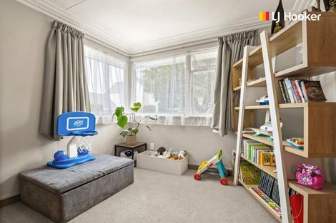 Photo of property in 73 Macandrew Road, South Dunedin, Dunedin, 9012