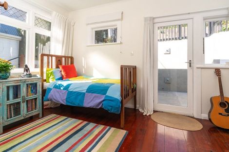 Photo of property in 37 The Crescent, Roseneath, Wellington, 6011