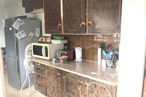 Photo of property in 6 Kaikoura Street, Henderson, Auckland, 0612