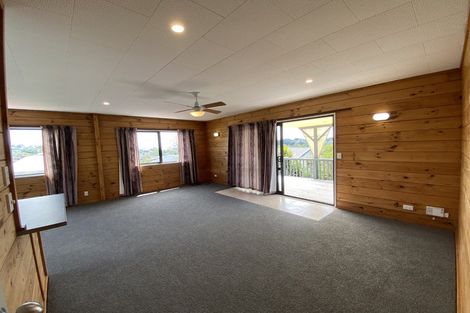 Photo of property in 27a Holiday Road, Stanmore Bay, Whangaparaoa, 0932