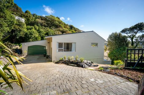 Photo of property in 11 Selkirk Way, Karori, Wellington, 6012