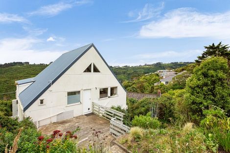Photo of property in 26 Titiro Moana Road, Korokoro, Lower Hutt, 5012
