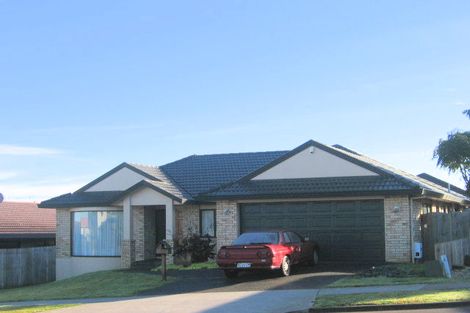 Photo of property in 65 Moyrus Crescent, East Tamaki Heights, Auckland, 2016