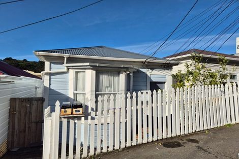 Photo of property in 19 Hanson Street, Mount Cook, Wellington, 6021