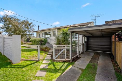 Photo of property in 1/30 Montgomery Avenue, Rothesay Bay, Auckland, 0630