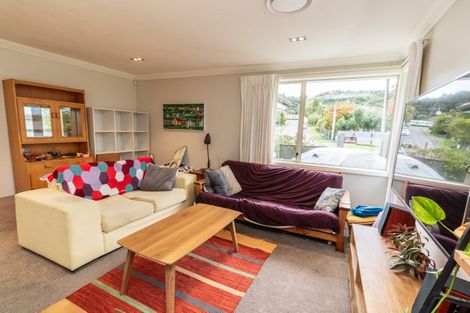 Photo of property in 18 Whangakoko Grove, Birchville, Upper Hutt, 5018