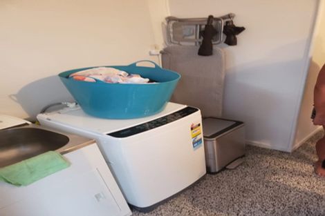 Photo of property in 29 Wycherley Drive, Bucklands Beach, Auckland, 2014