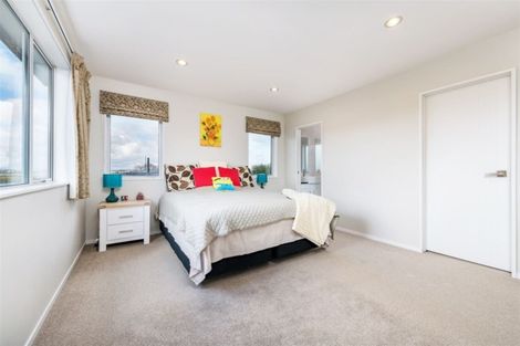 Photo of property in 10a Merchant Avenue, Te Atatu South, Auckland, 0610