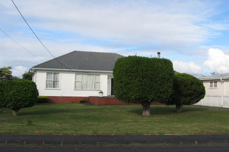 Photo of property in 7 Helga Crescent, Te Atatu Peninsula, Auckland, 0610
