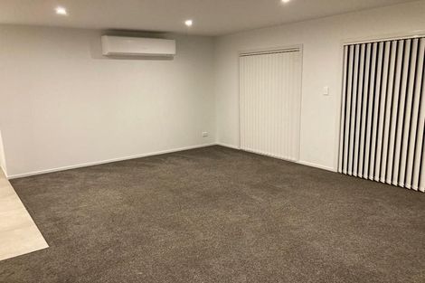 Photo of property in 4/60 Hayfield Way, Karaka, Papakura, 2580