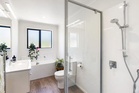 Photo of property in 3 Kaiwaru Place, Waikanae, 5036