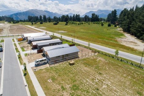 Photo of property in 40 Mount Creighton Crescent, Wanaka, 9305
