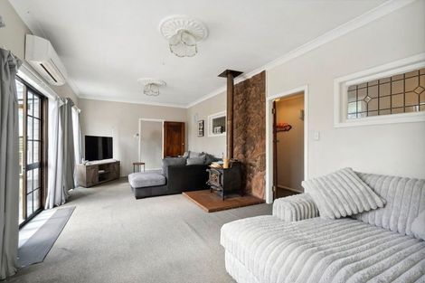 Photo of property in 414 Stokes Valley Road, Stokes Valley, Lower Hutt, 5019