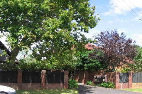 Photo of property in 1/18 Otakau Road, Milford, Auckland, 0620