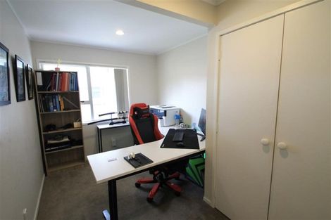 Photo of property in 4 Santiago Crescent, Unsworth Heights, Auckland, 0632