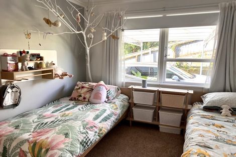 Photo of property in 2 Lindale Grove, Waikanae Beach, Waikanae, 5036