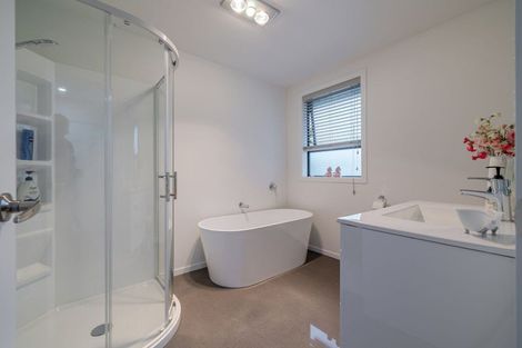 Photo of property in 1 Long Melford Road, Awapuni, Palmerston North, 4412