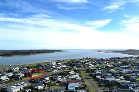 Photo of property in 6 Dawson Street, Foxton Beach, Foxton, 4815