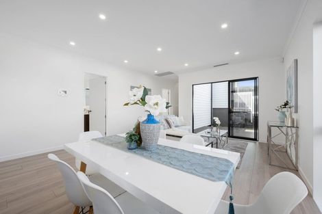 Photo of property in 52 Whakairo Crescent, Gulf Harbour, 0930